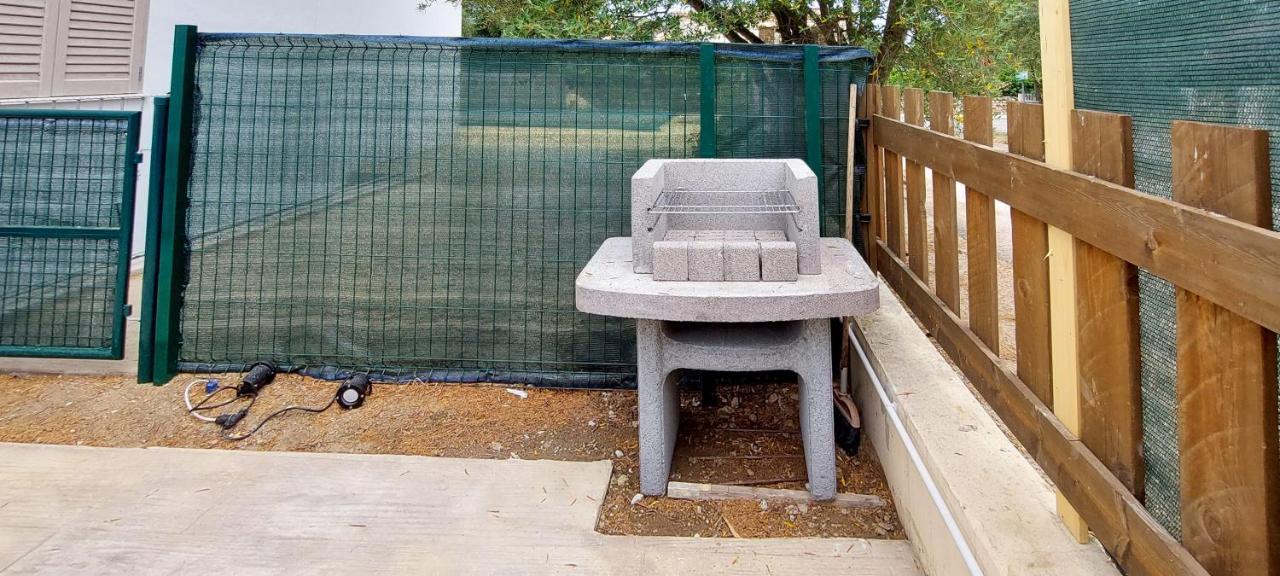 Appartamento Brigida Bilocale 3 Posti Vicino Al Centro San Teodoro  Exterior foto